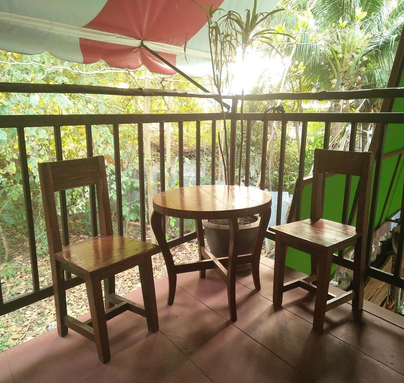 Ban Khun Rin Homestay Ампхава Экстерьер фото