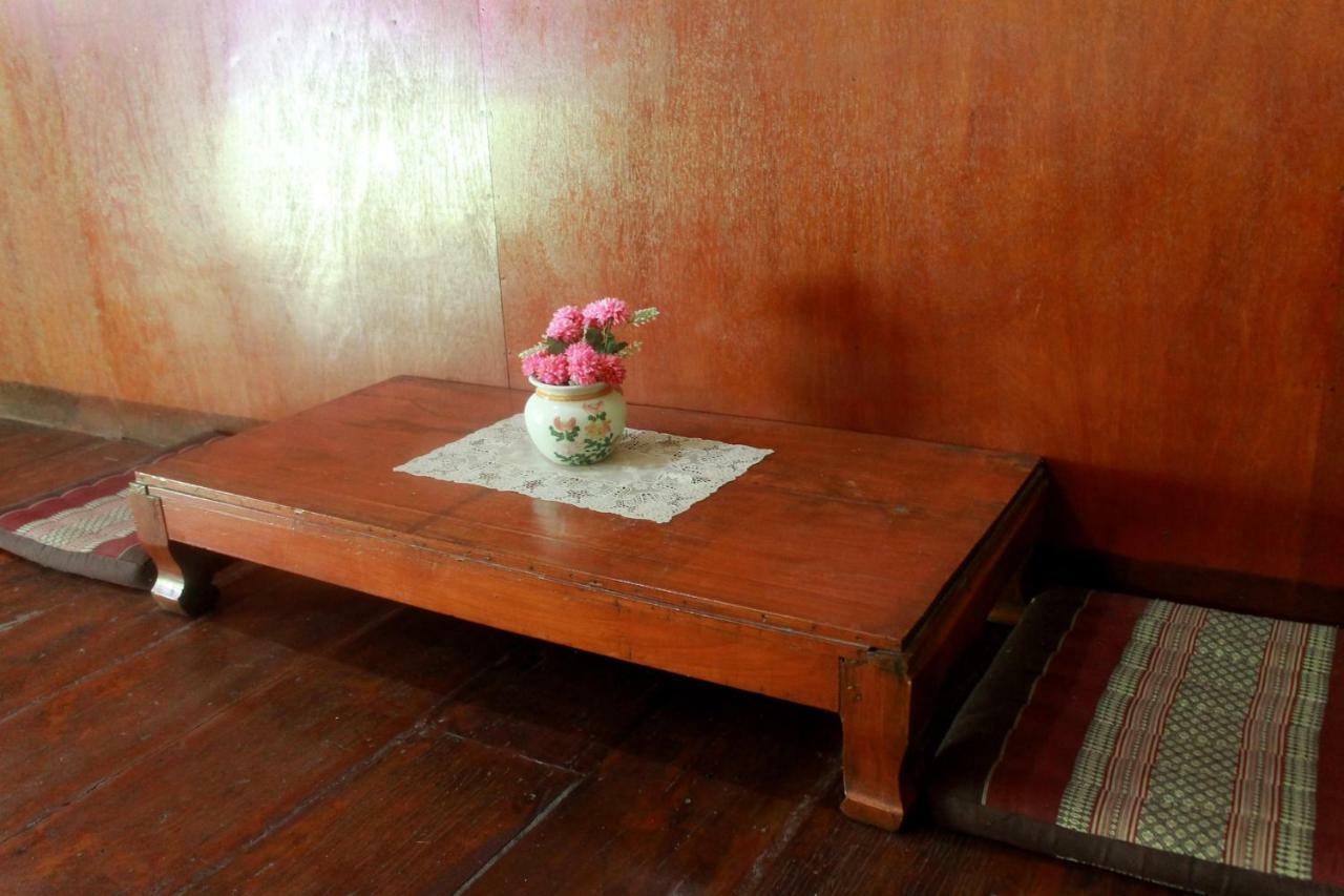 Ban Khun Rin Homestay Ампхава Экстерьер фото