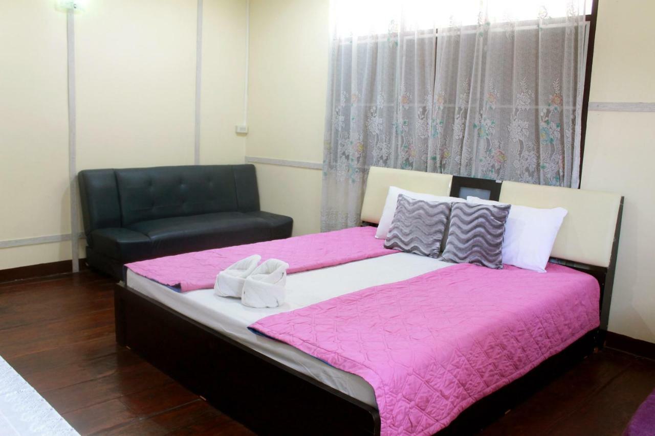 Ban Khun Rin Homestay Ампхава Экстерьер фото
