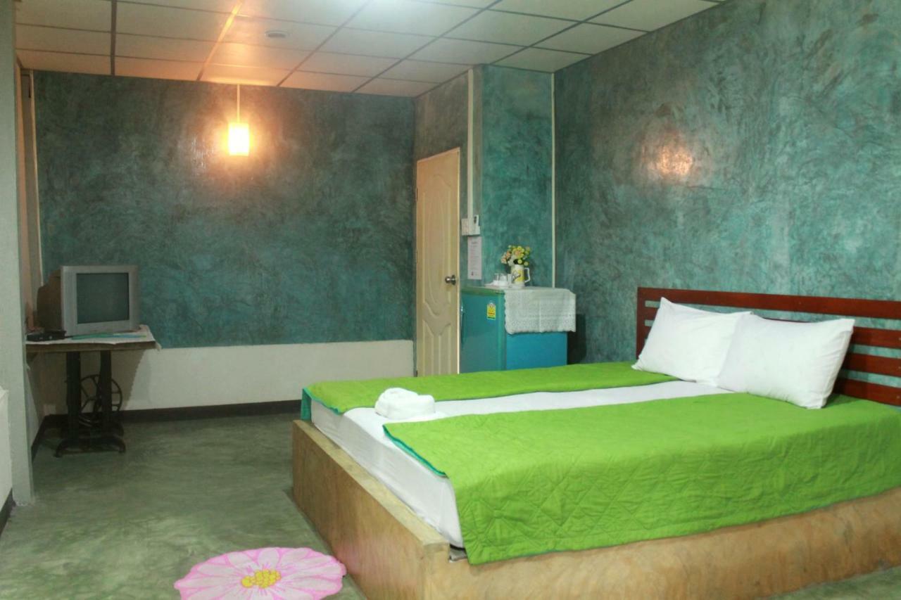Ban Khun Rin Homestay Ампхава Экстерьер фото