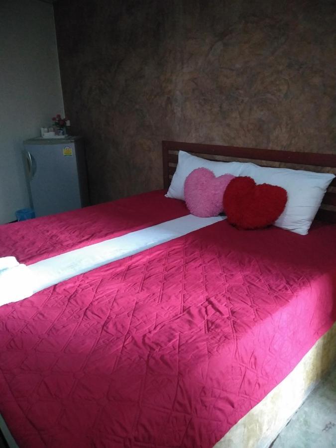 Ban Khun Rin Homestay Ампхава Экстерьер фото